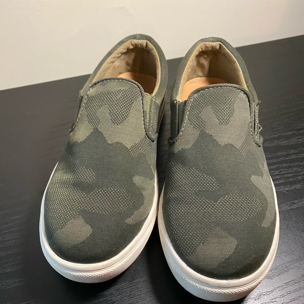 Steve Madden Ecentric-Q Size 7.5 Camouflage Green